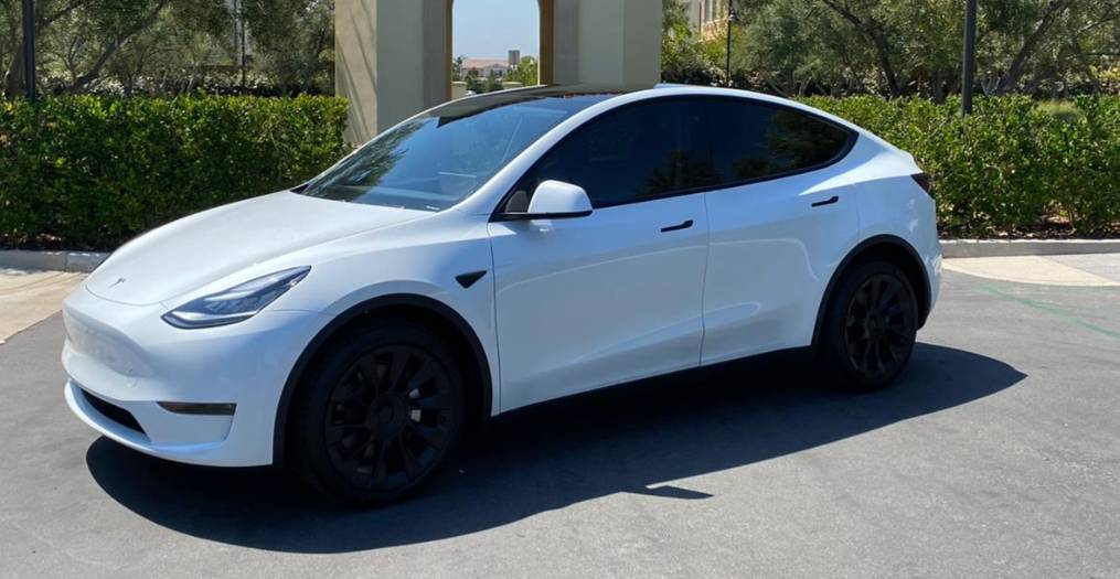 Tesla Model Y LR AWD